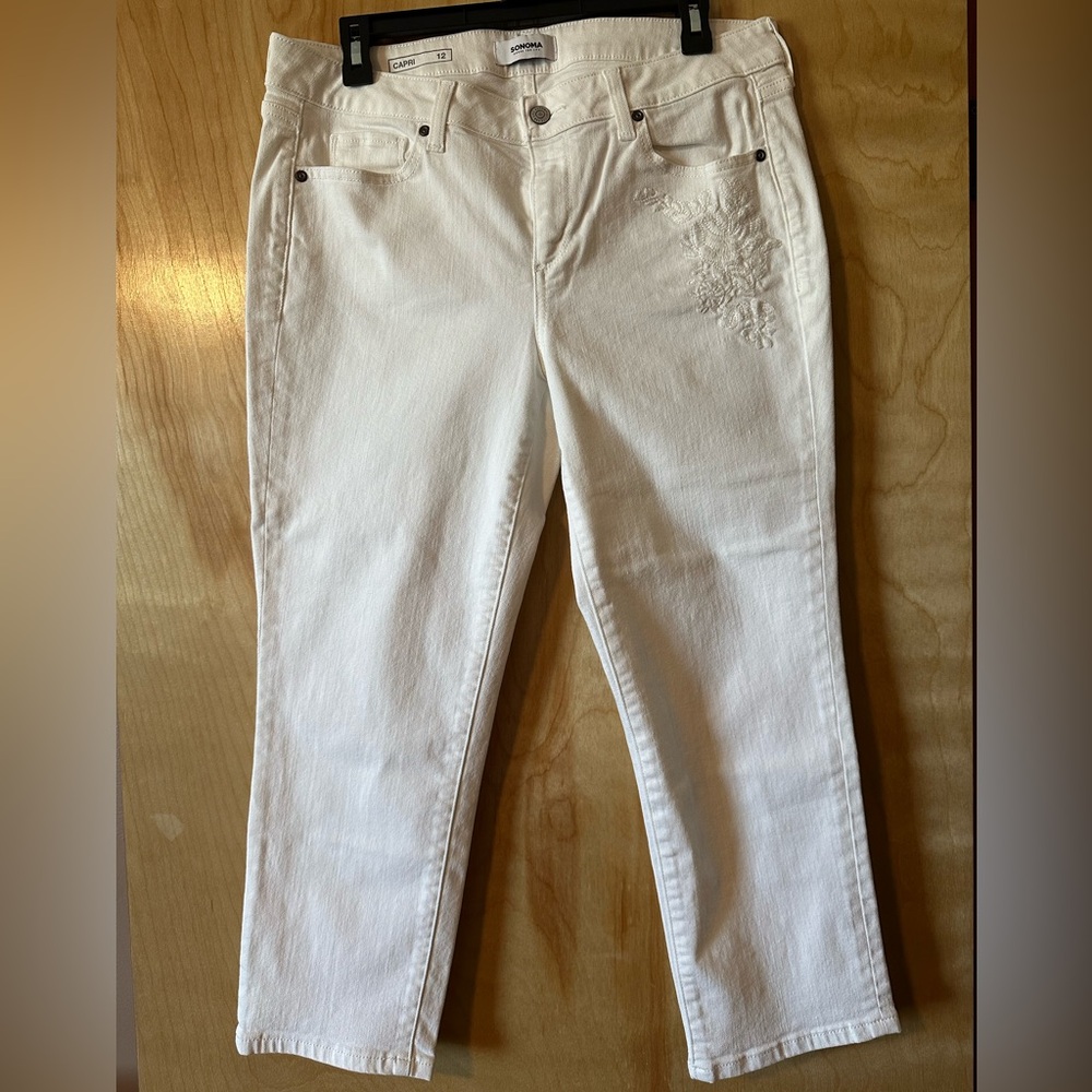 Sonoma Women's White Capri Jeans with Embroidered Detail